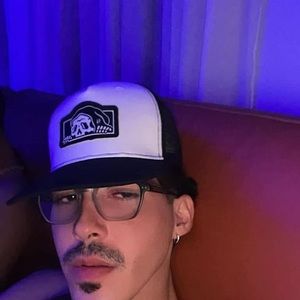 Meet your Posher, Yan anthony